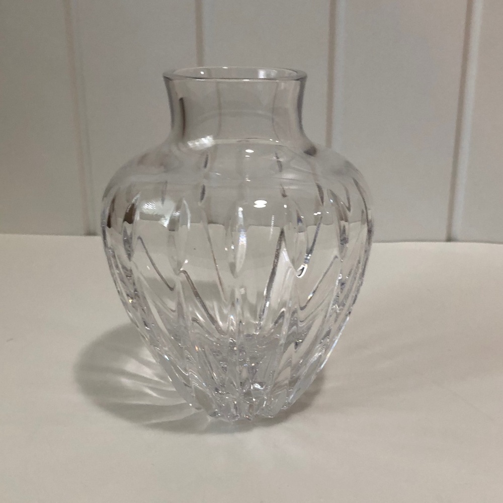 Atlantis Crystal Vase Cameo Collection